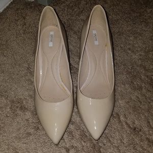 Size 9 short heel